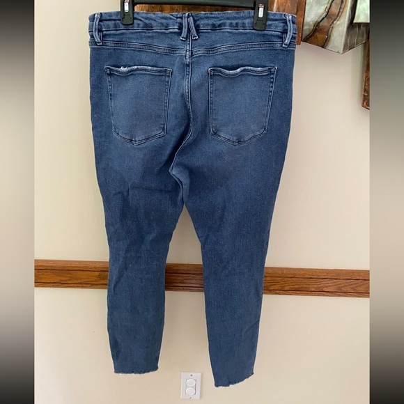 Good American Good Legs Crop Dark Wash Distressed Skinny Jeans Size 15/33 - Picture 3 of 10